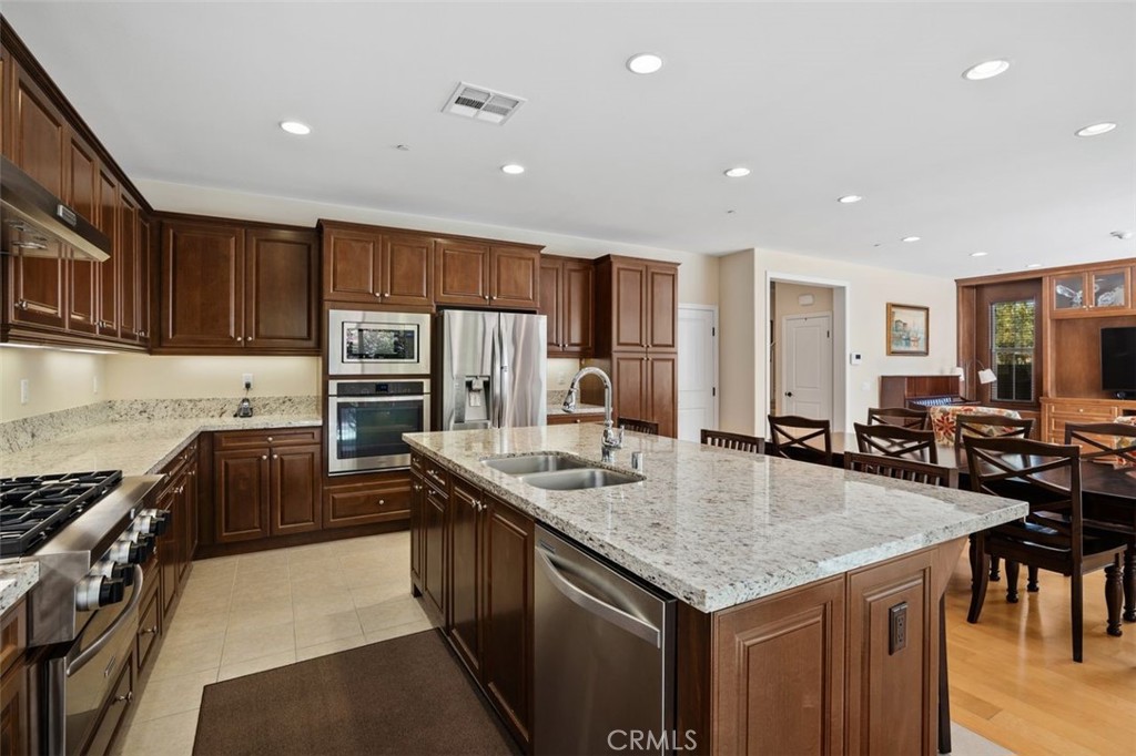 3596 La Mancha Drive