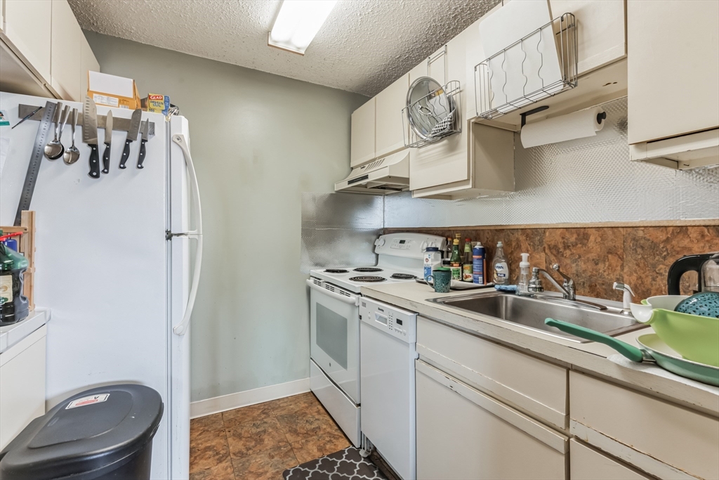 26 Waverly St # 307