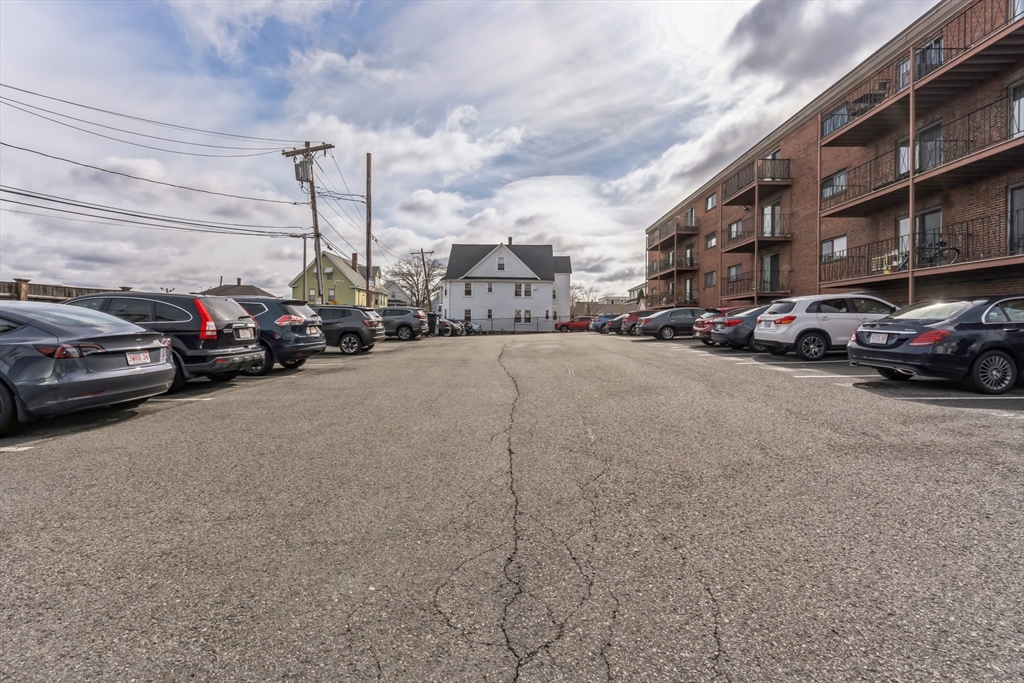 26 Waverly St # 307
