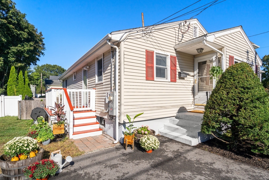 92 Mokema Avenue