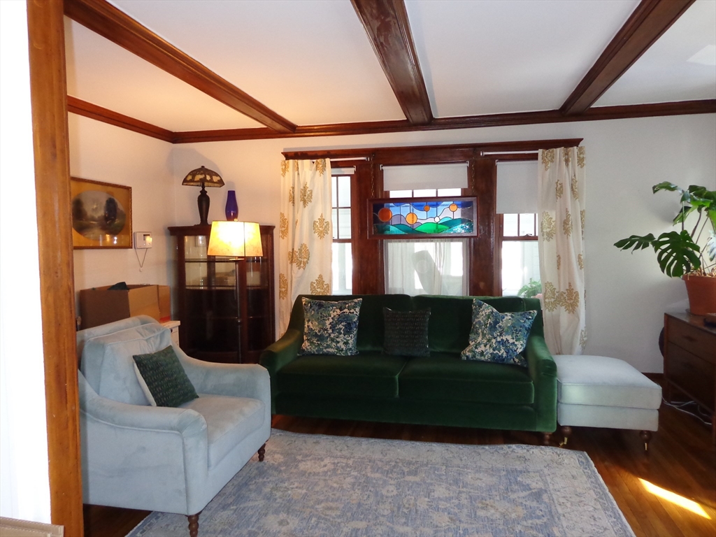 8 Holden Rd # 8