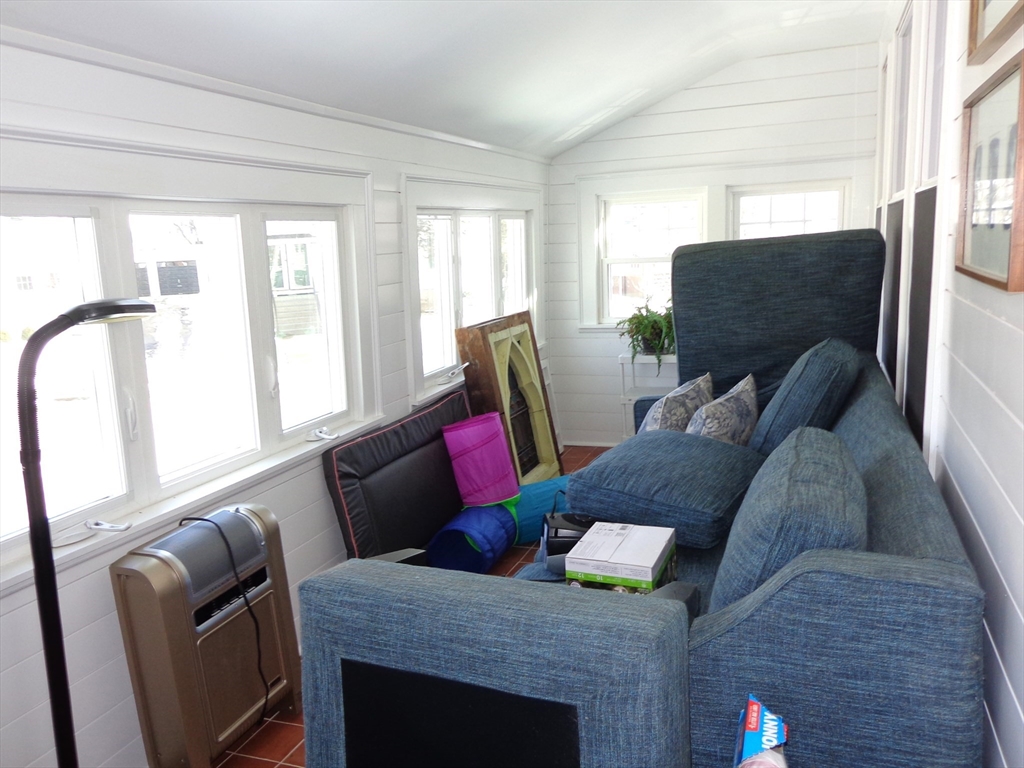 8 Holden Rd # 8