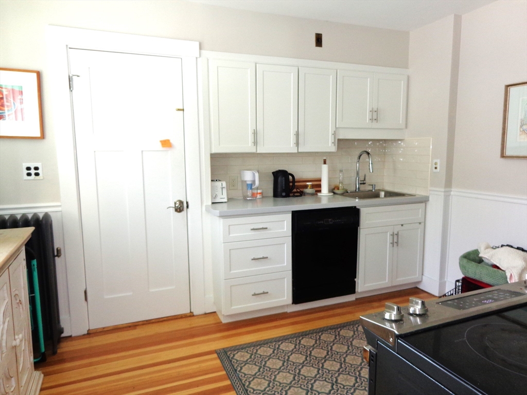 8 Holden Rd # 8