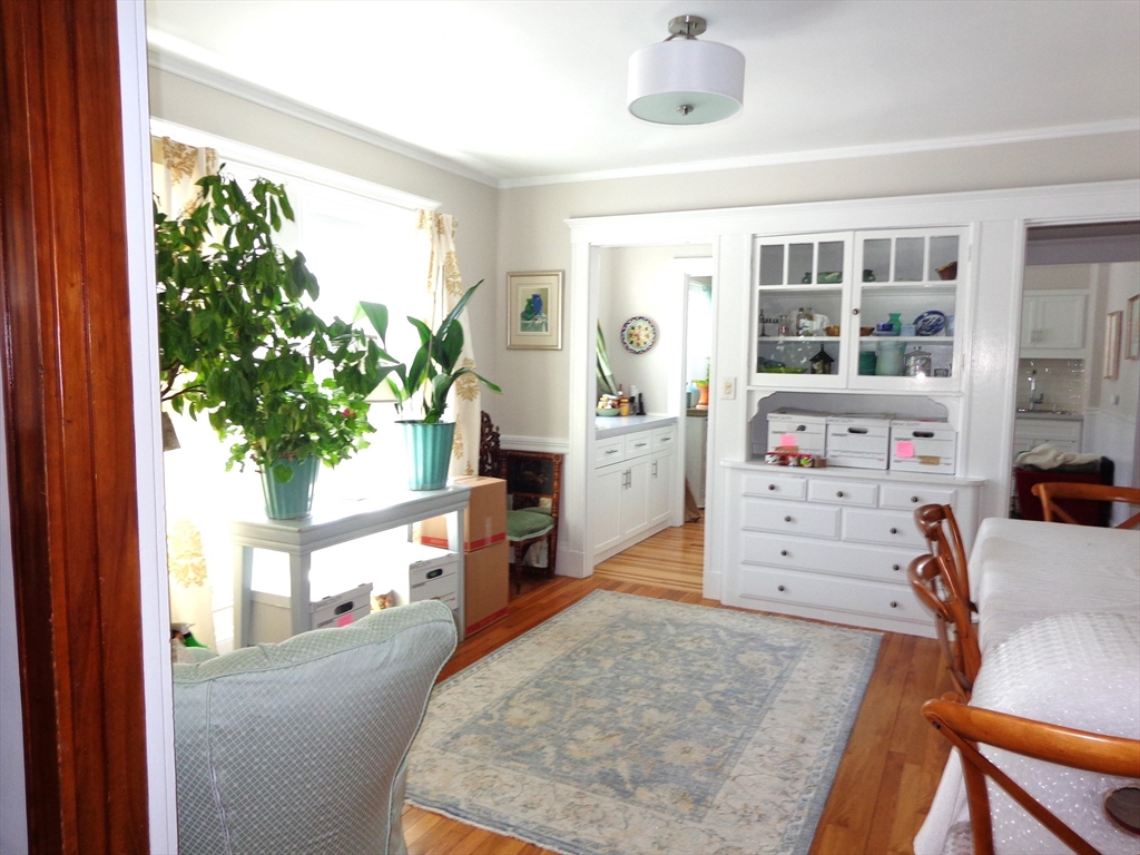 8 Holden Rd # 8