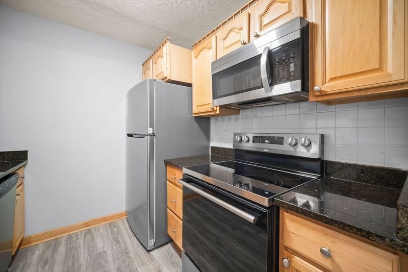 16 Winter St # 13C