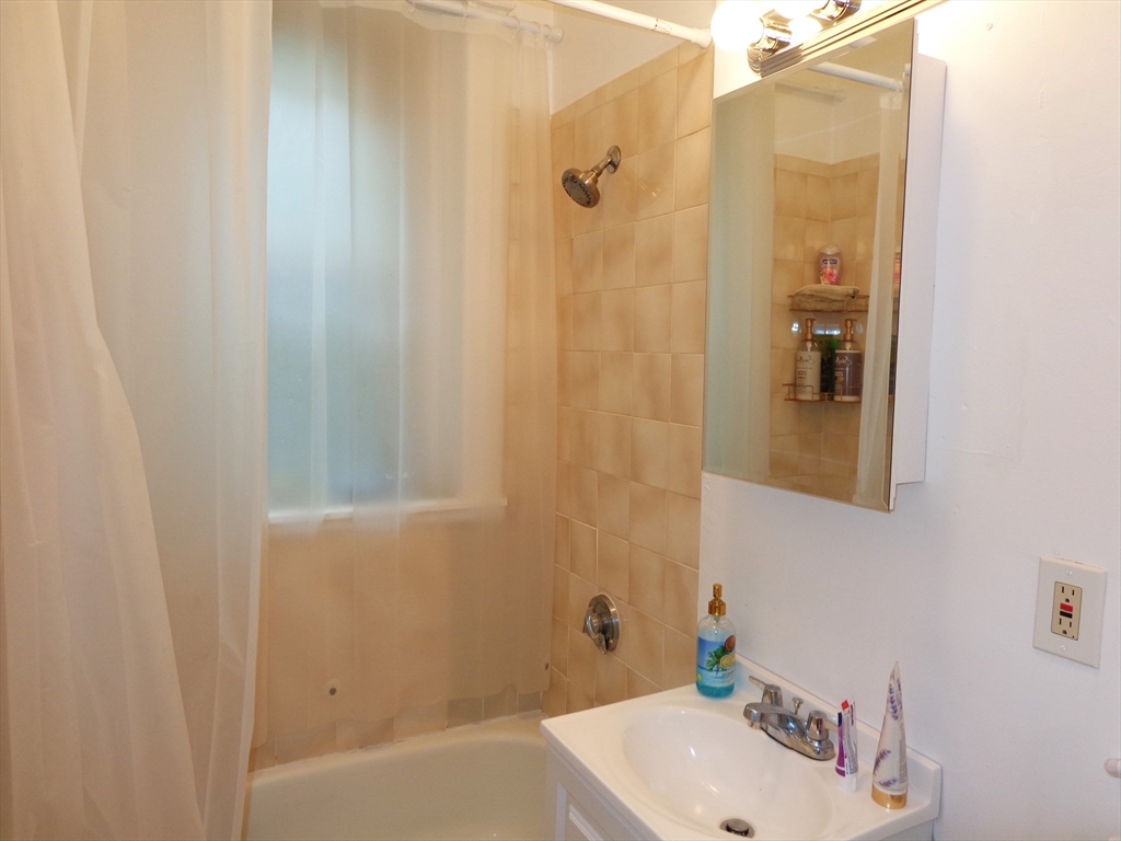 1677 Commonwealth Ave # 9