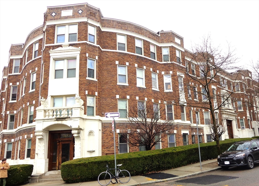 1677 Commonwealth Ave # 9