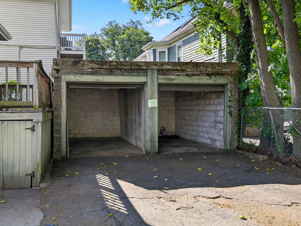 194 N Beacon