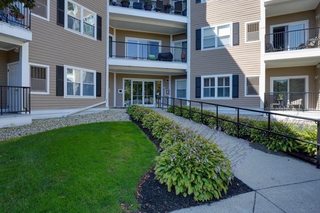 989 East # 403