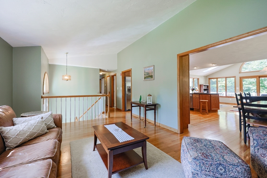 23 Teller Dr