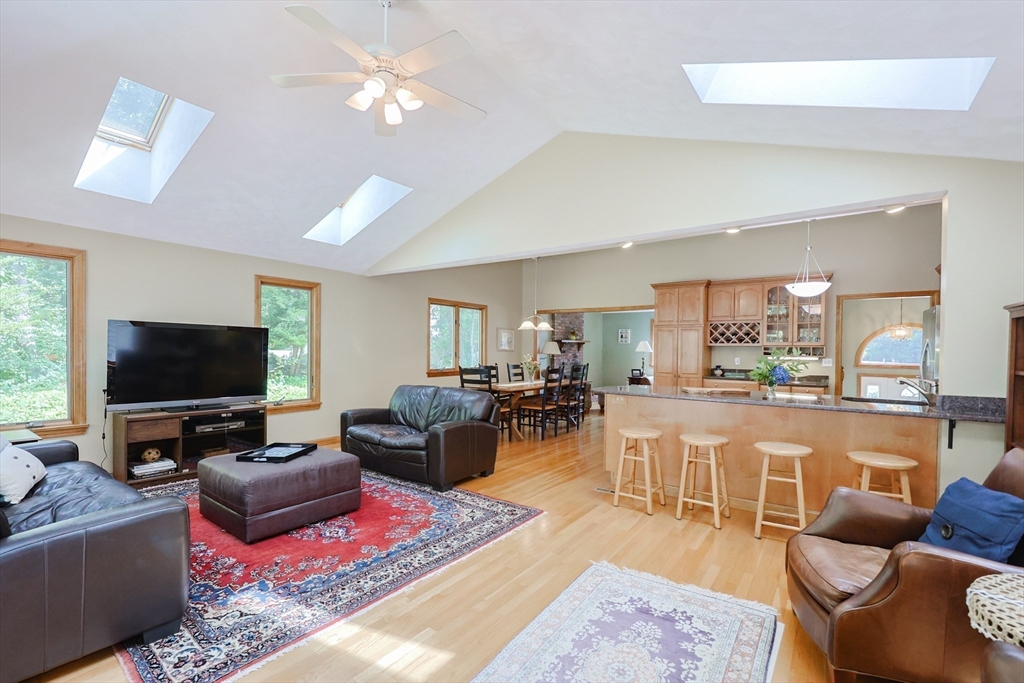 23 Teller Dr