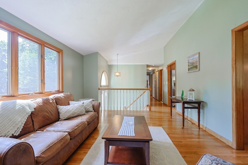 23 Teller Dr