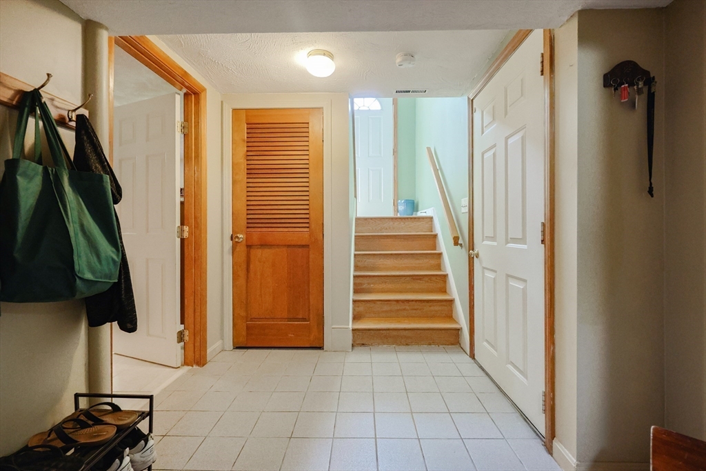 23 Teller Dr