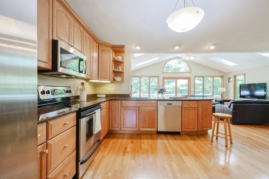 23 Teller Dr