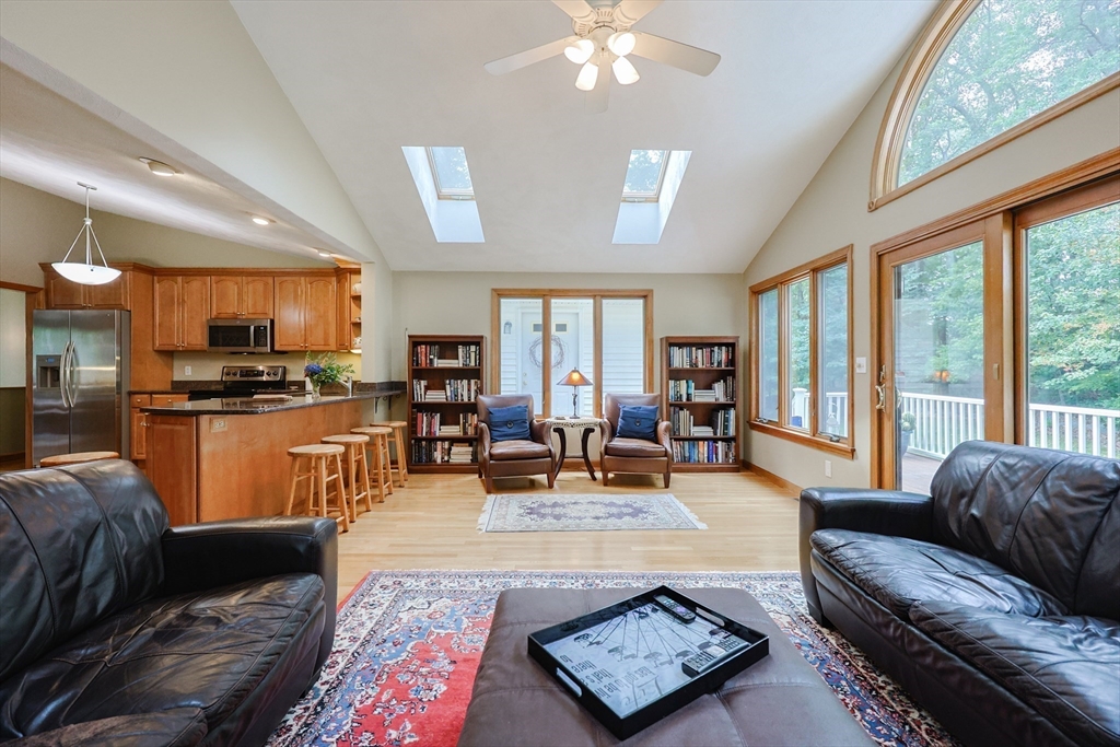 23 Teller Dr