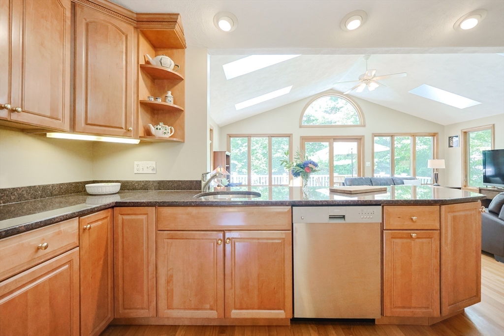 23 Teller Dr
