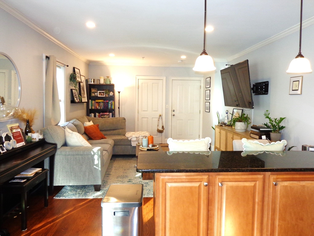 17 Robbins St. # 1 Unit: 1-1