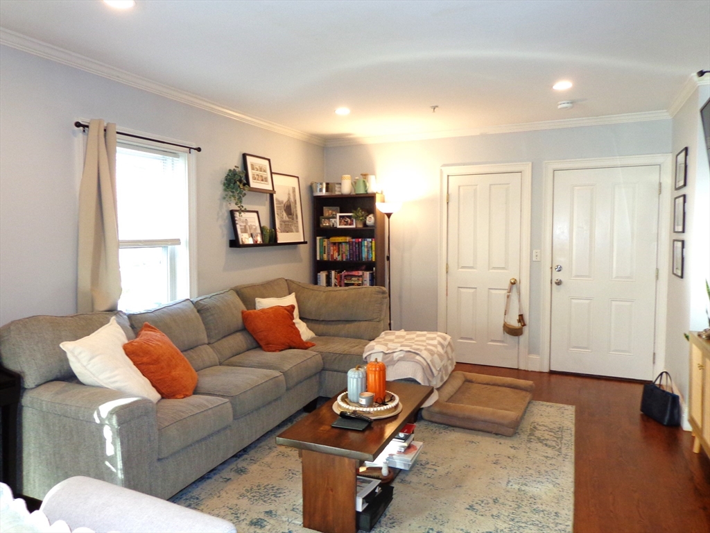 17 Robbins St. # 1 Unit: 1-1