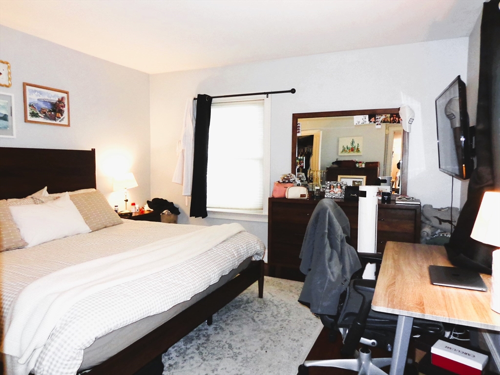 17 Robbins St. # 1 Unit: 1-1
