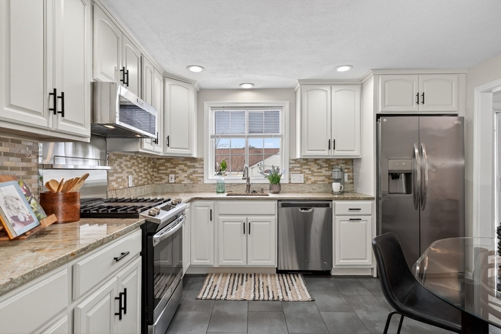 1 Vaillencourt Drive