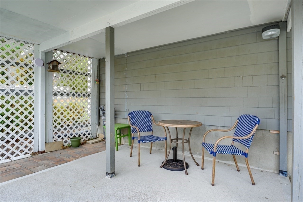 1 Vaillencourt Drive