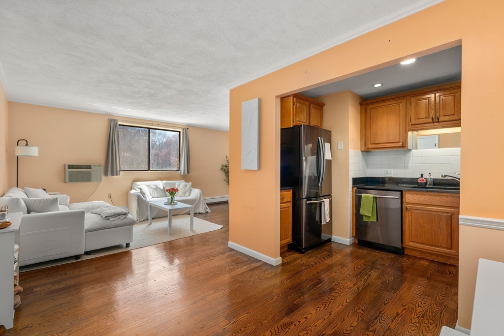 295 Main Street # 16