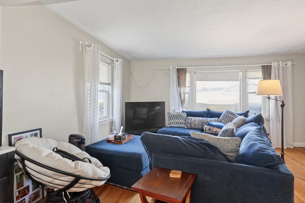 33-35 Rose Avenue