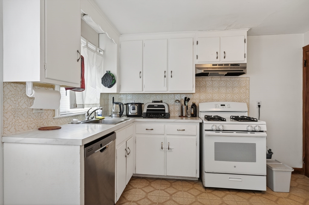 33-35 Rose Avenue