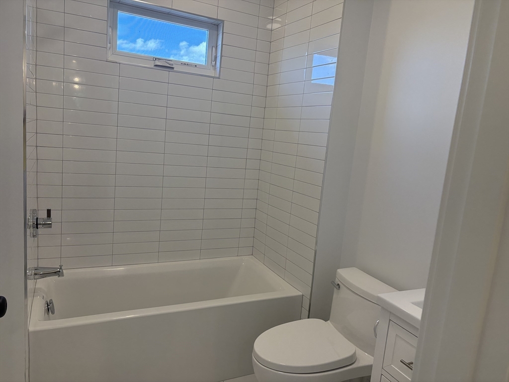 33 Hall Ave # 33