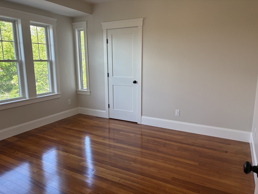 33 Hall Ave # 33