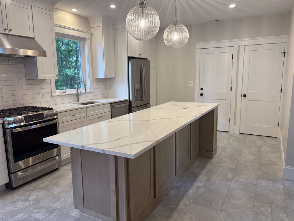33 Hall Ave # 33
