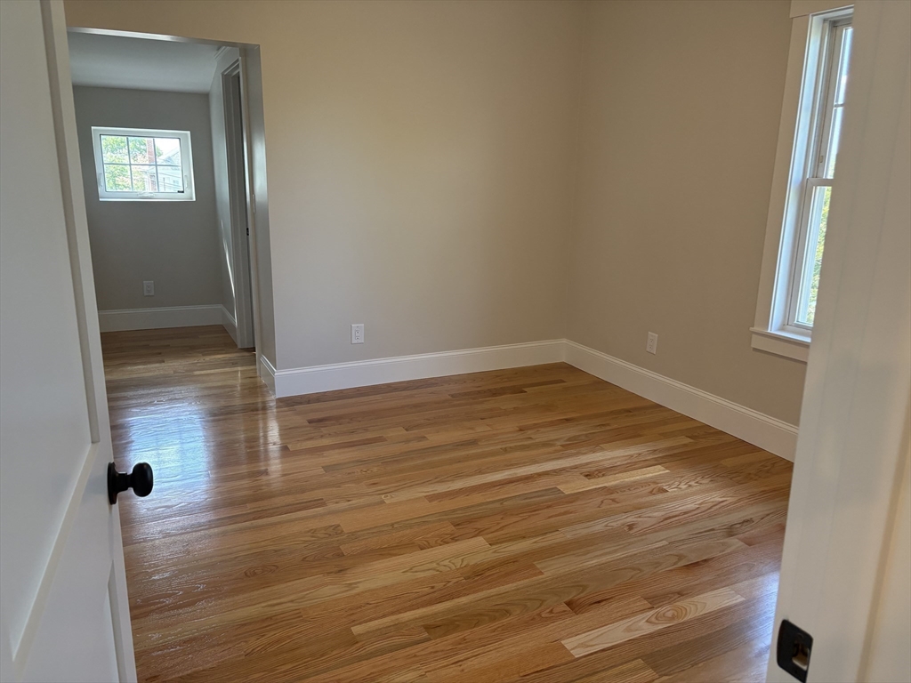33 Hall Ave # 33