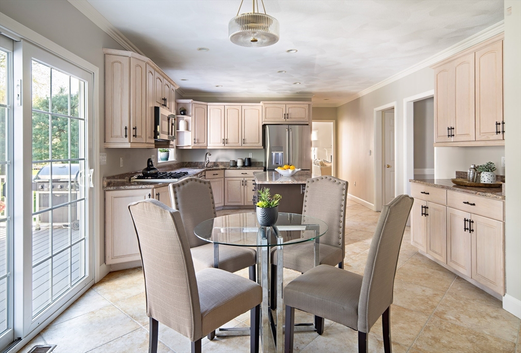 11 Rose Farm Ln
