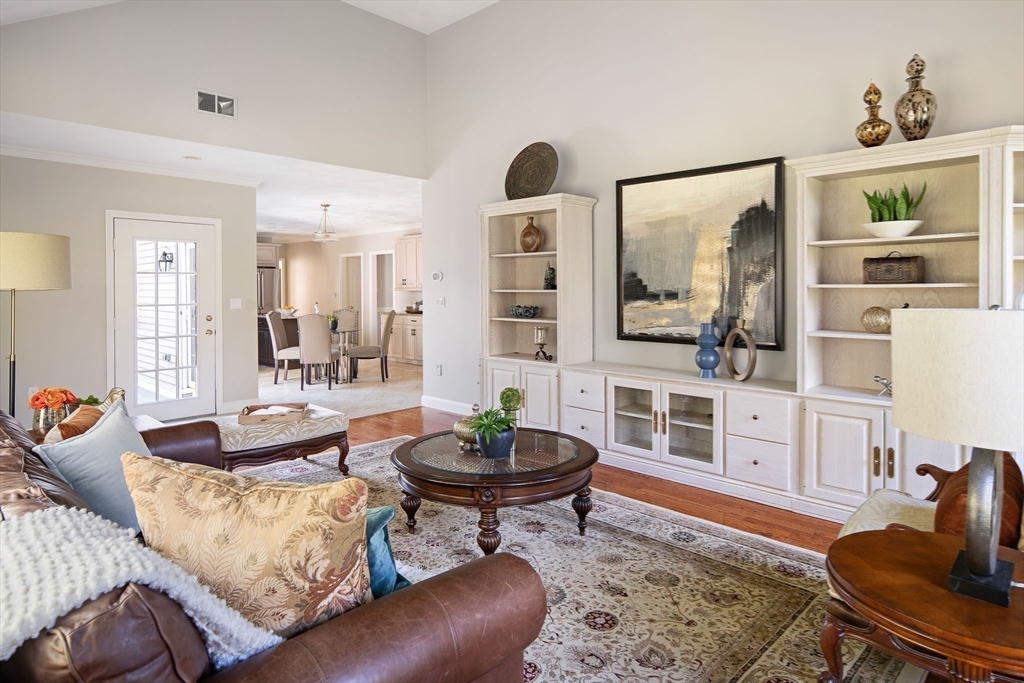 11 Rose Farm Ln