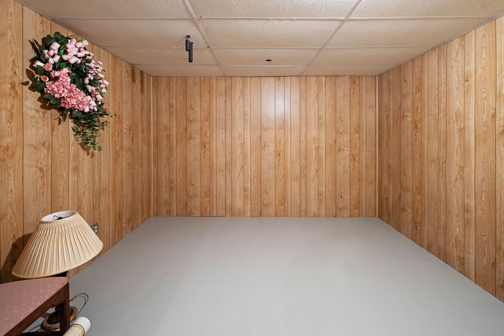 11 Rose Farm Ln