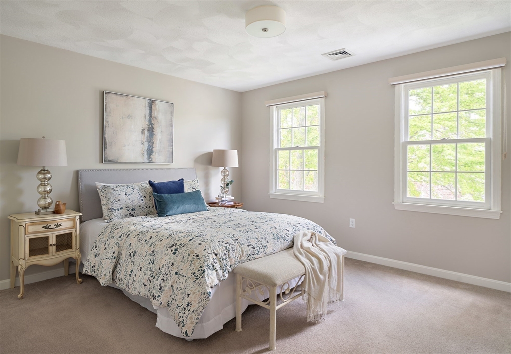11 Rose Farm Ln