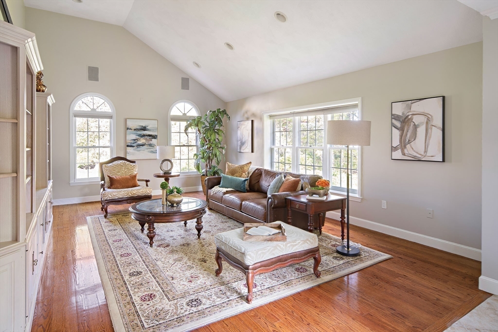 11 Rose Farm Ln