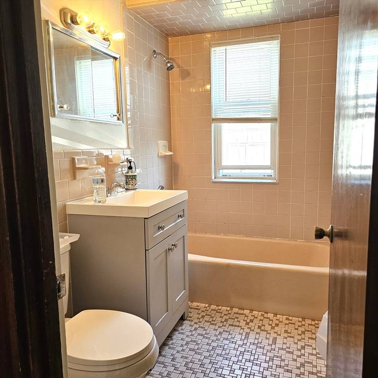 248 N.Beacon St # 1