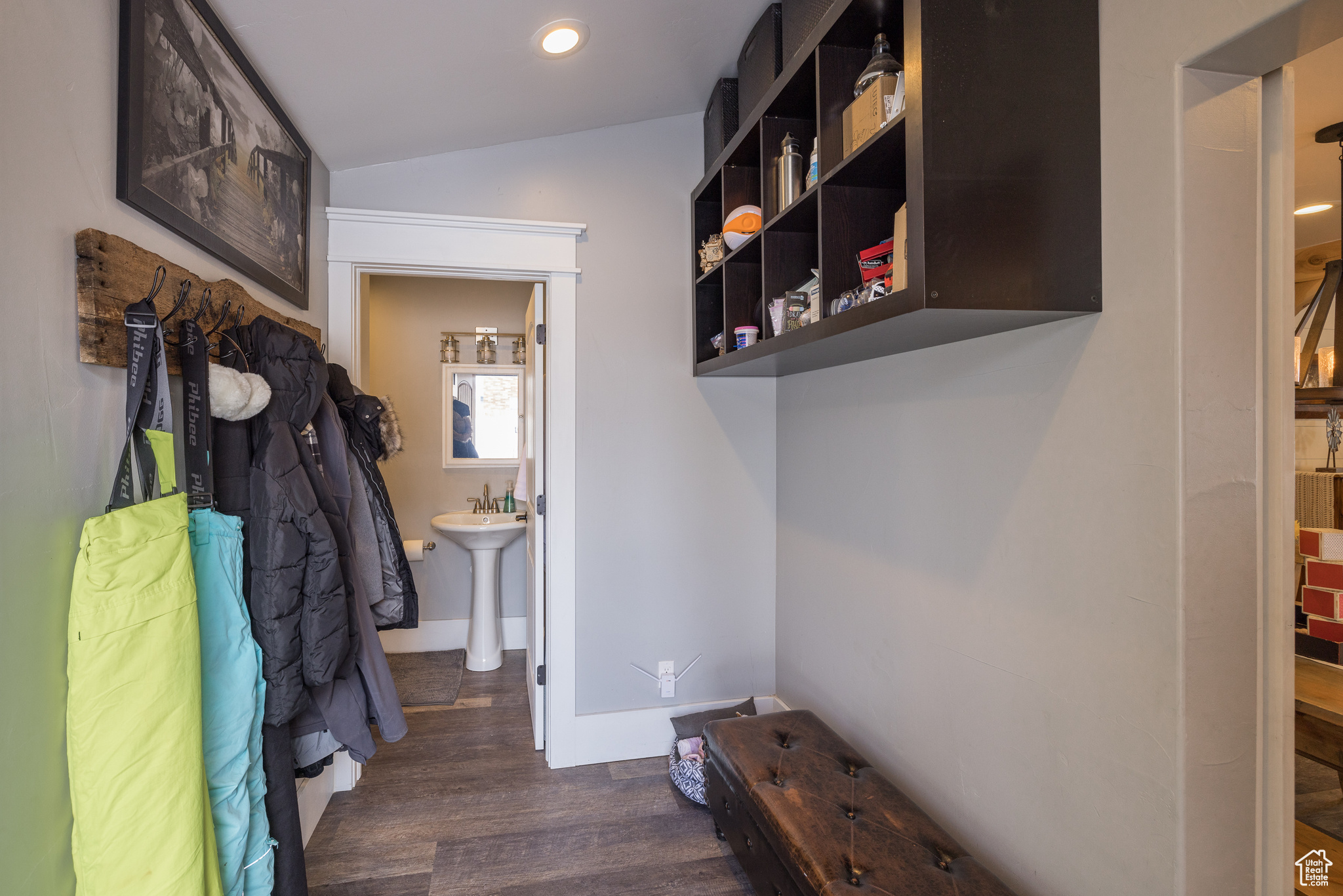 280 W CENTER ST