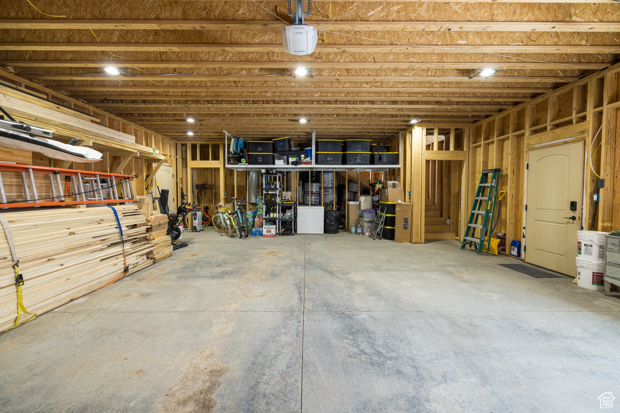 280 W CENTER ST