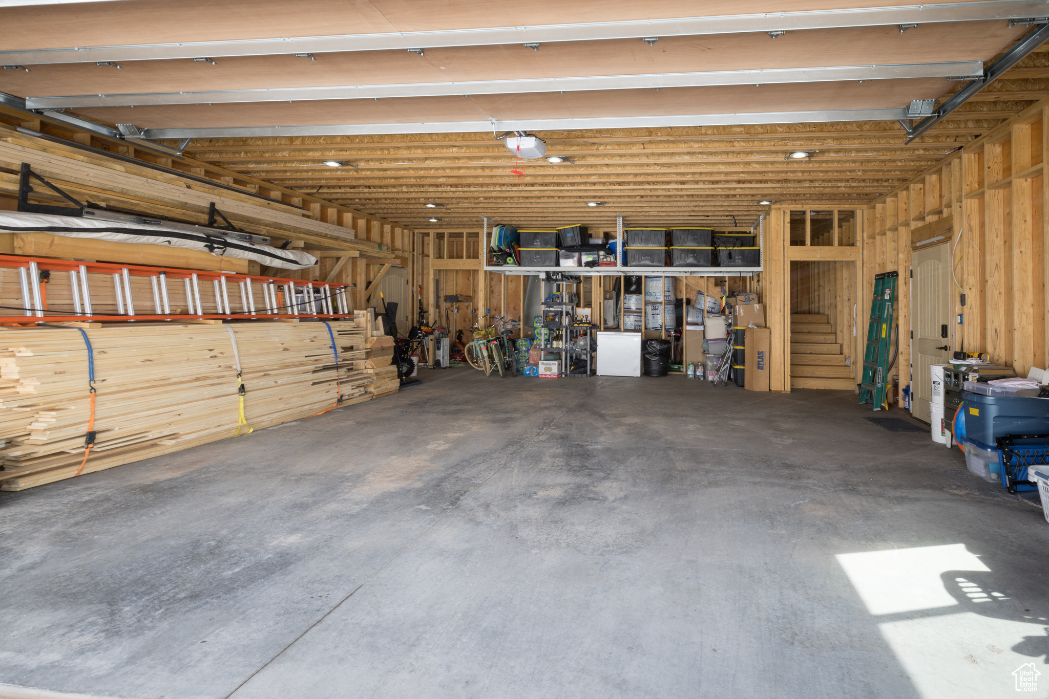 280 W CENTER ST