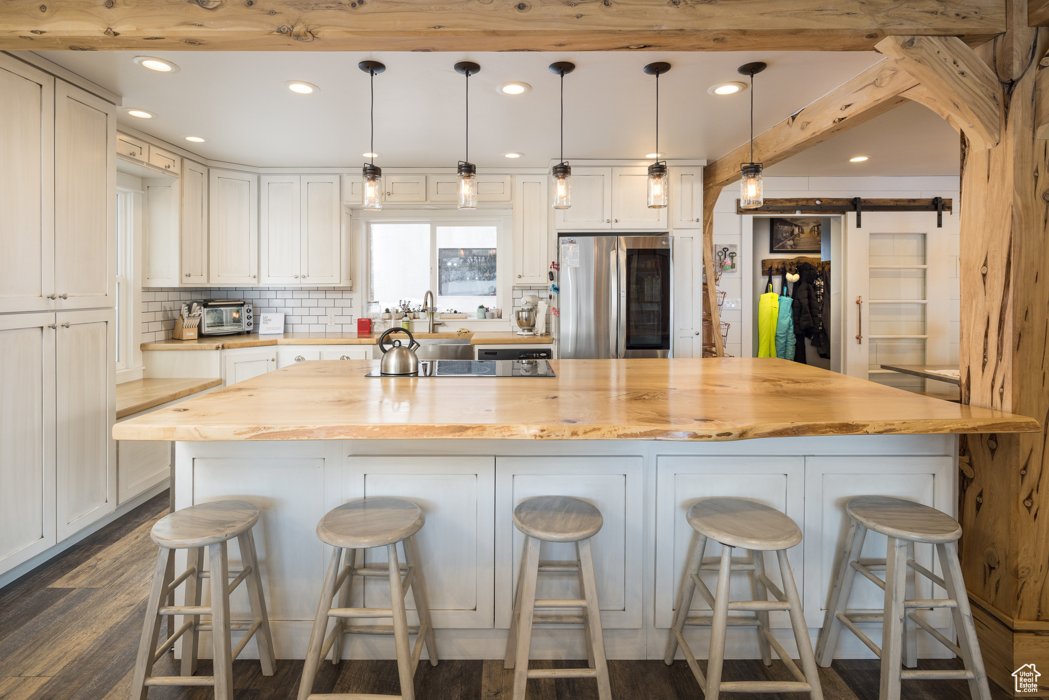 280 W CENTER ST
