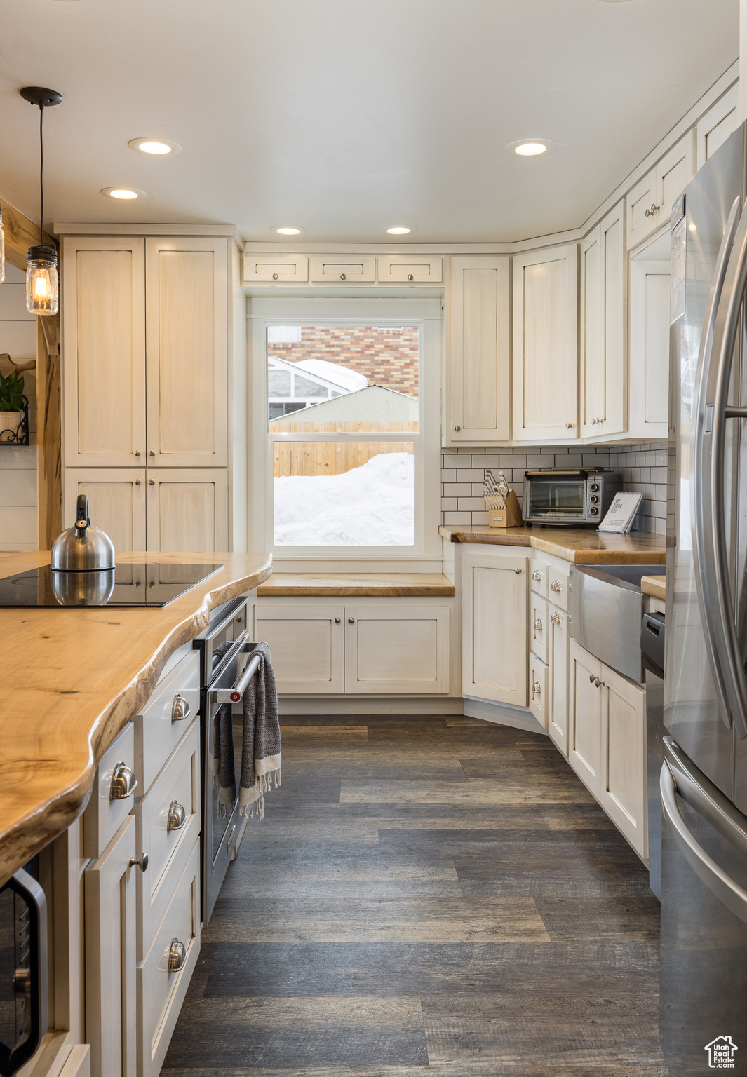 280 W CENTER ST