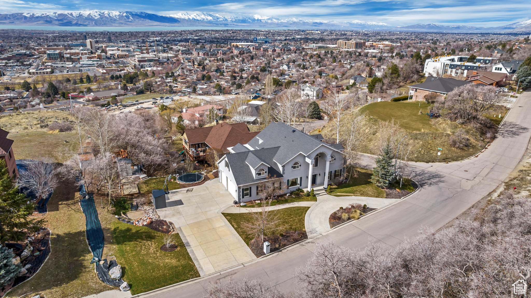1013 N TERRACE DR