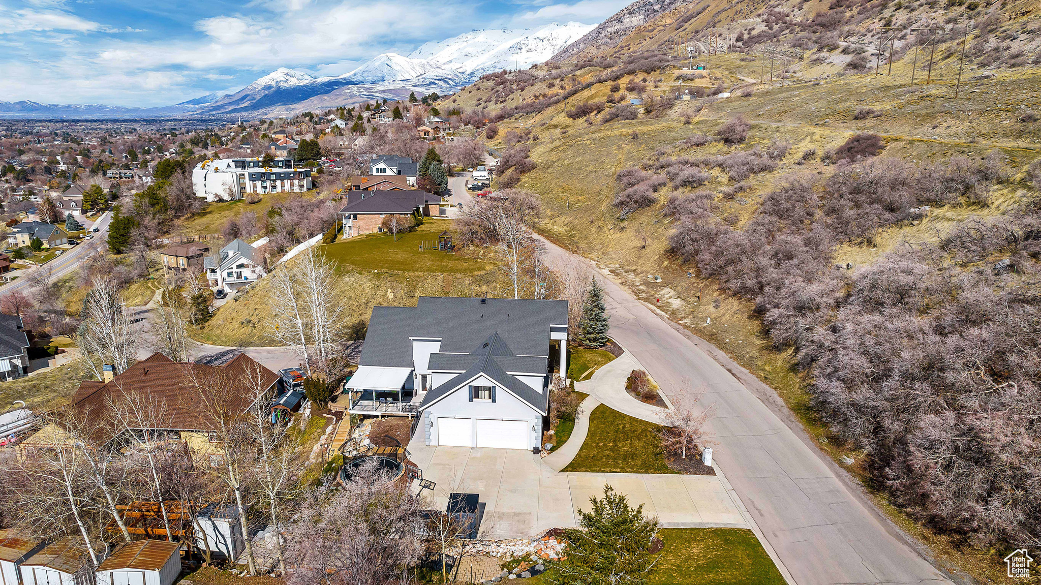 1013 N TERRACE DR