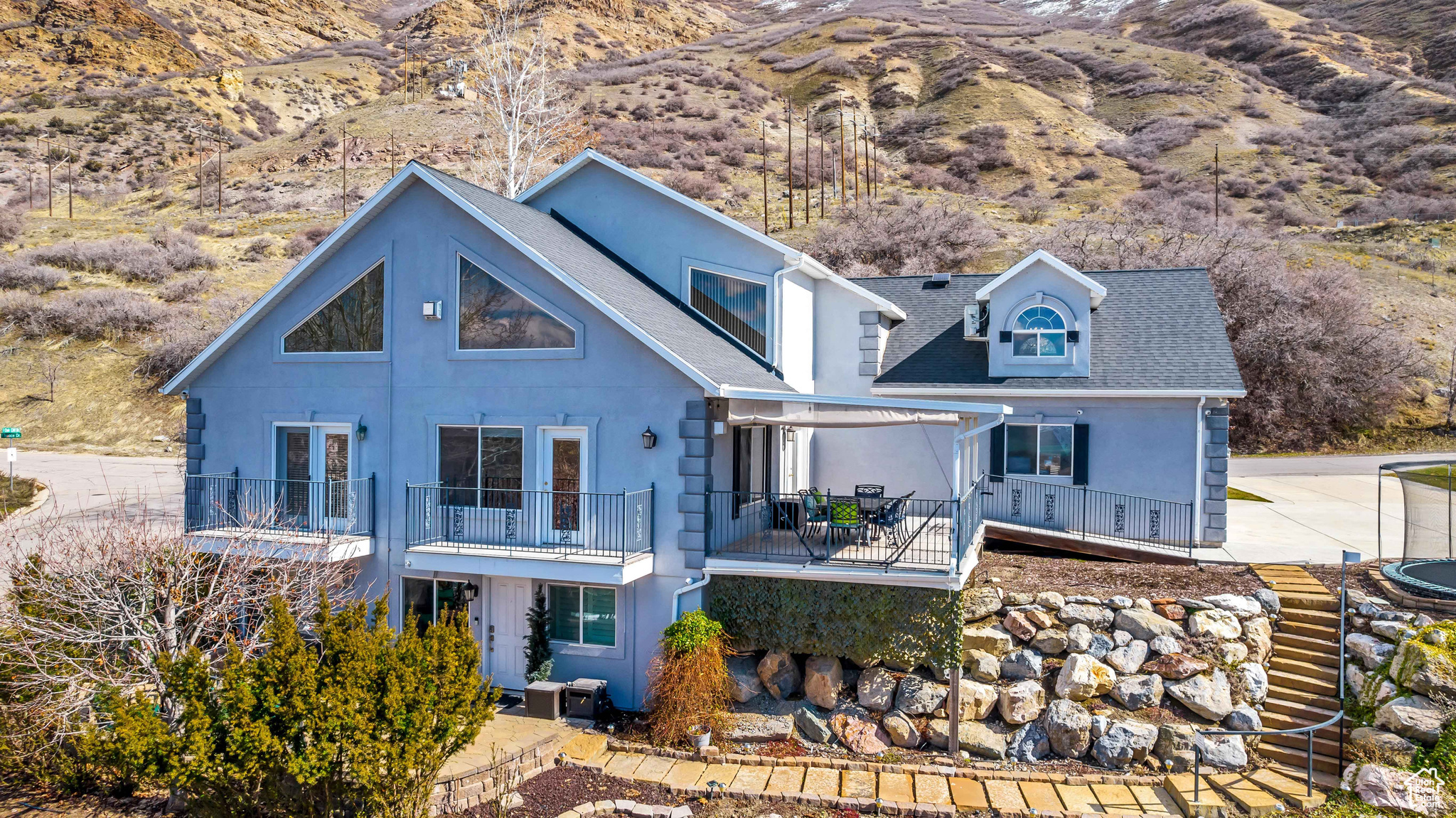 1013 N TERRACE DR