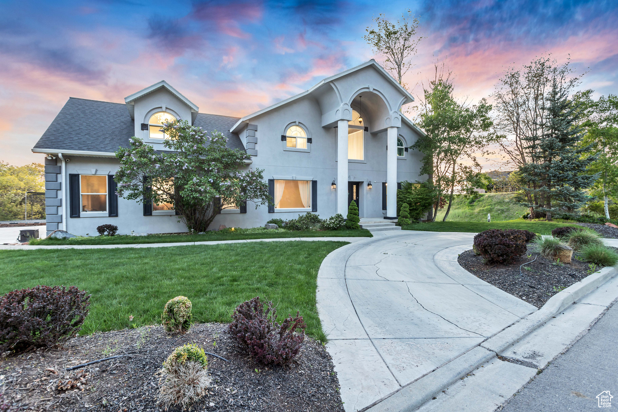 1013 N TERRACE DR