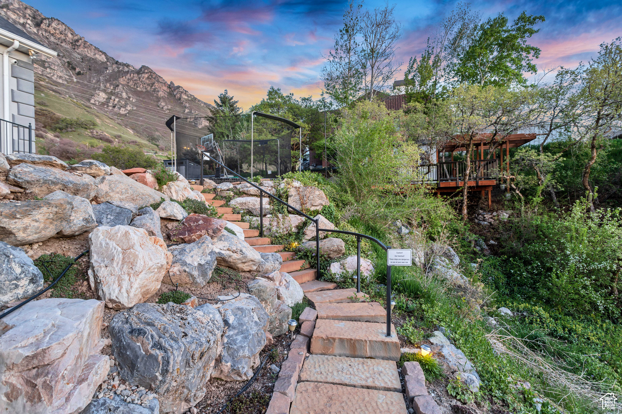 1013 N TERRACE DR