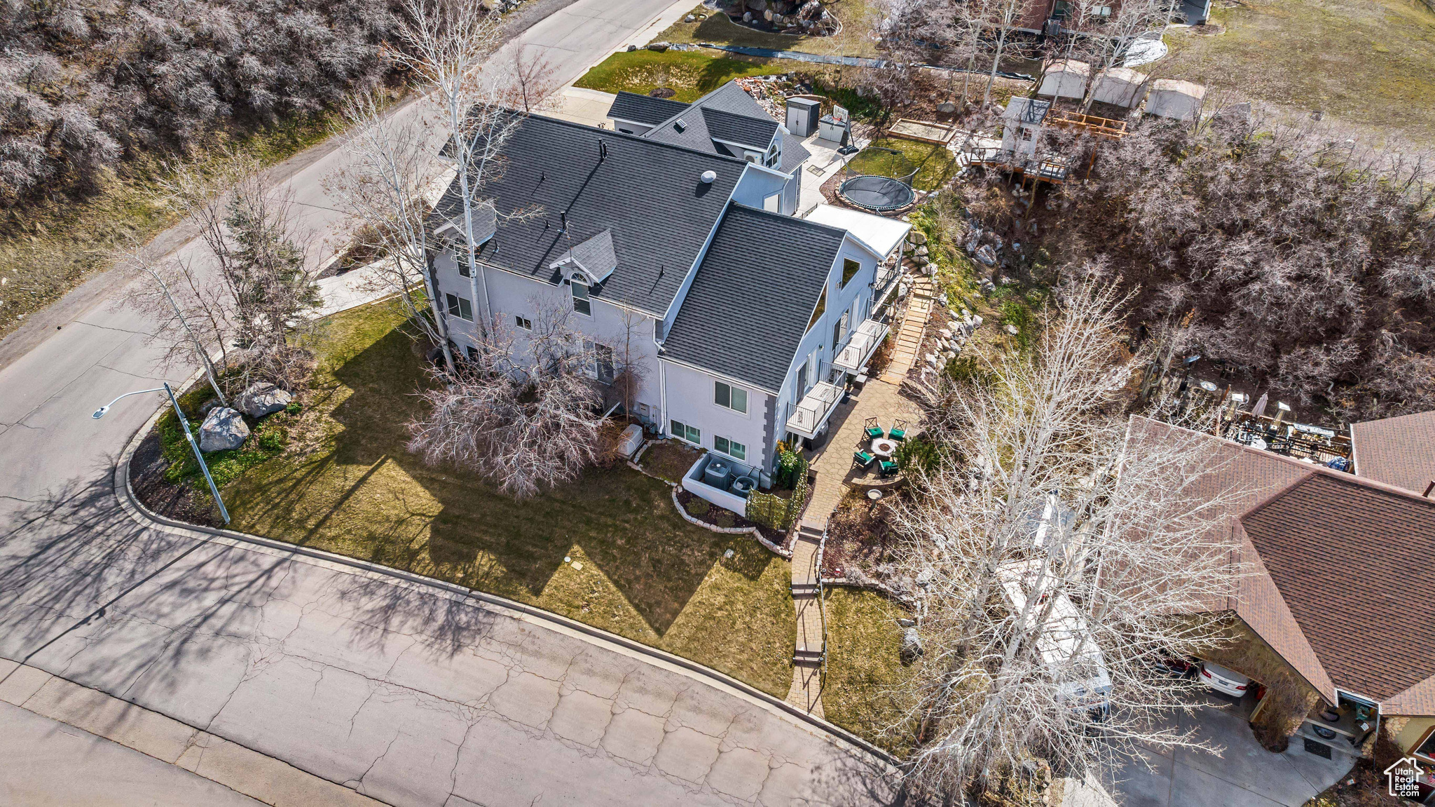 1013 N TERRACE DR