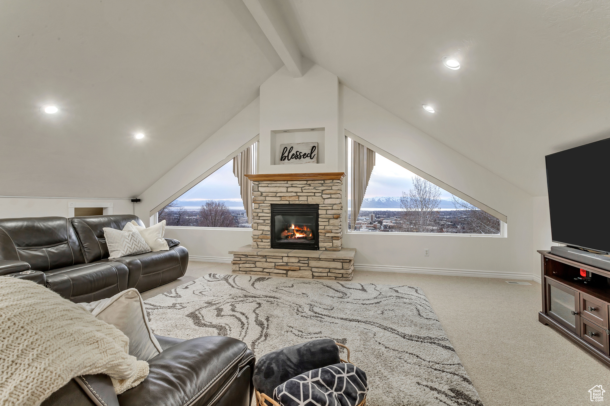 1013 N TERRACE DR